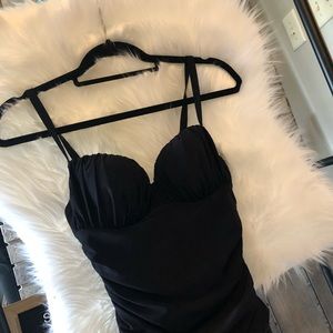 Women’s Hold-You-In Size 6 one piece suit